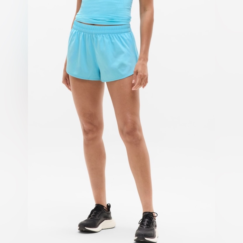 Athleta Speedwork mid rise 2.5 inch run short Aqua Large NWT